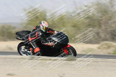 media/Dec-01-2025-Moto Forza (Mon) [[2daa91e15f]]/3-Beginner Group/Session 2 (Turn 7 Inside Pans)/